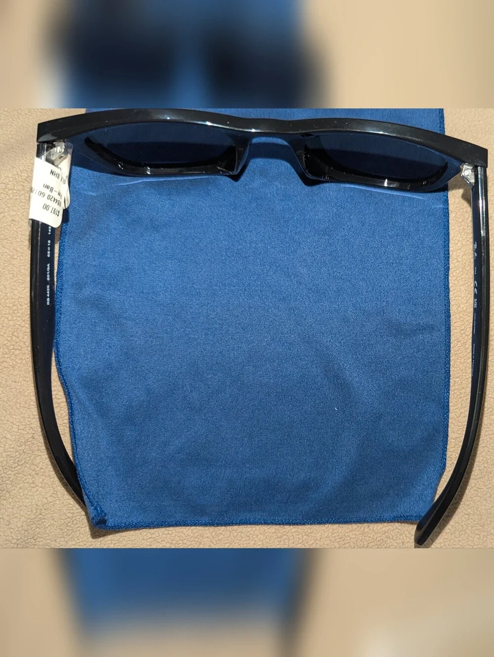 Ray-Ban Classic Wayfarer Sunglasses in Black